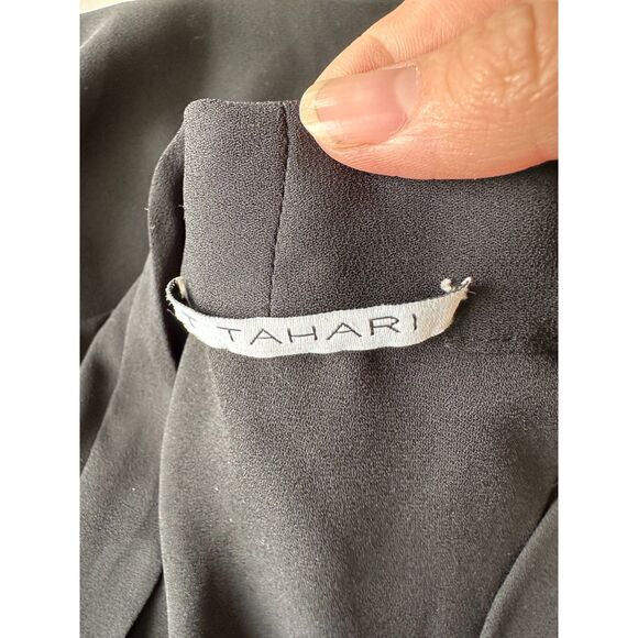 Tahari Split Neck Sleeveless Black Blouse Size Small - Picture 6 of 7